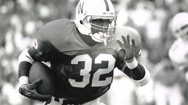 Ken Clark 1988 Nebraska football vs Oklahoma State USATSI_6770144-a